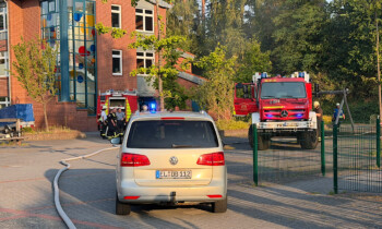 Lingen – Flächenbrand hinter Volkshochschule