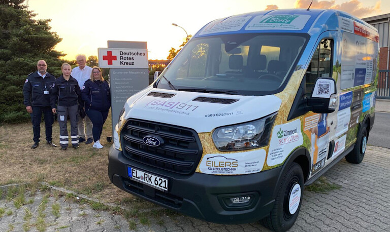 Werbefinanzierter Ford Transit verstärkt DRK-Ortsverein Meppen
