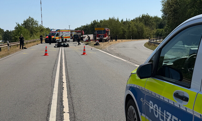Lingen – 79-jähriger Motorradfahrer verstirbt nach Kollision mit Rettungswagen