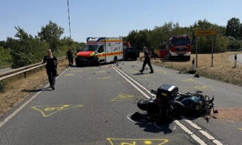 Lingen – 79-jähriger Motorradfahrer verstirbt nach Kollision mit Rettungswagen