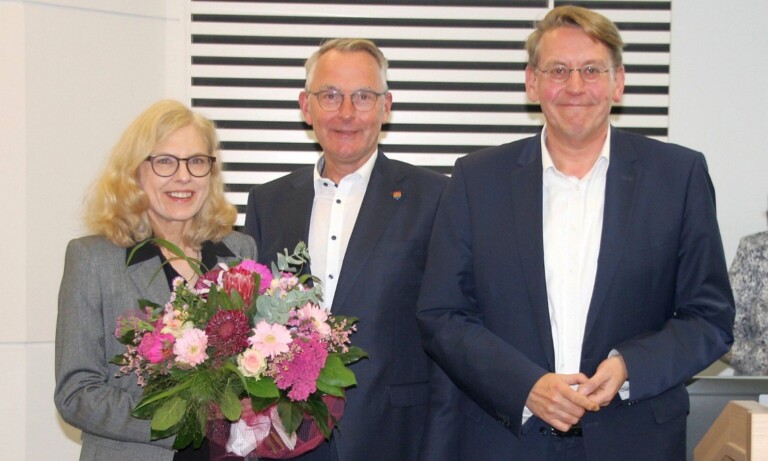 Landrat Marc-André Burgdorf verabschiedet Sozialdezernentin Dr. Sigrid Kraujuttis