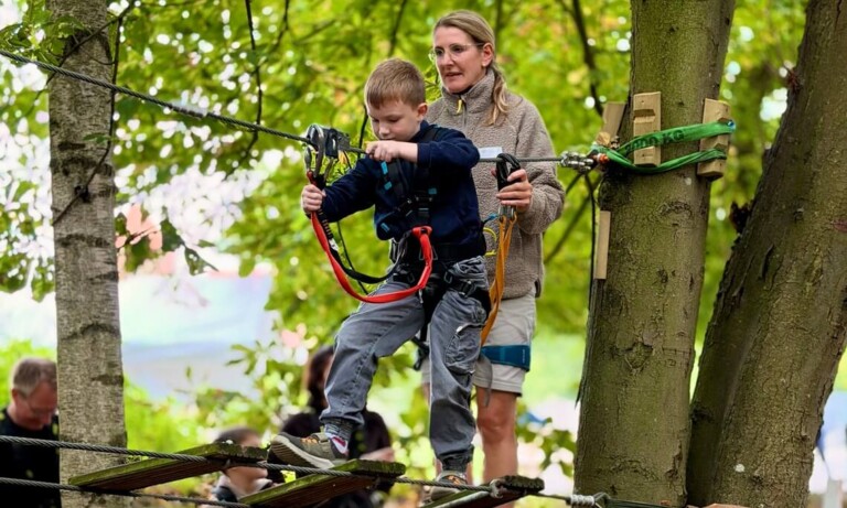 Papenburg – Neuer Hochseilgarten für die Kinder- und Jugendpsychiatrie des Marien Hospitals eröffnet