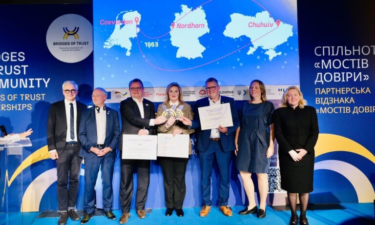 Nordhorn, Coevorden und Chuhuiv als „Bridges of Trust Ambassadors 2026″ ausgezeichnet