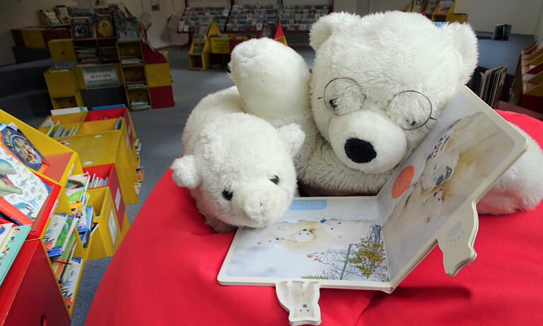 Bilderbuchkino – Stadtbibliothek Lingen lädt Kinder zum Vorlesen und Basteln ein