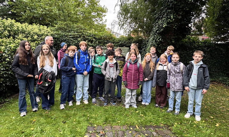 Geschichte zum Anfassen – 130 Marienschüler entdecken jüdisches Leben in Lingen